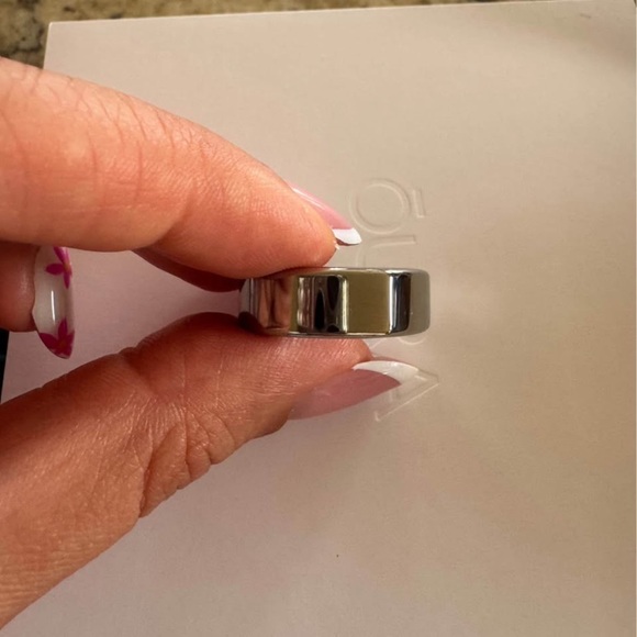 Silver Band Ring - Picture 3 of 3